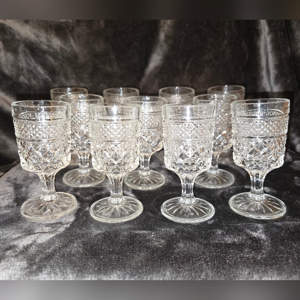 Vintage Anchor Hocking Wexford Wine/Whiskey Glasses 3oz (11 glasses)